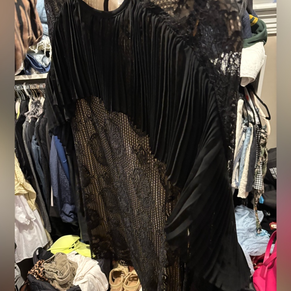 Elliatt black and tan lace dress - Picture 2 of 9